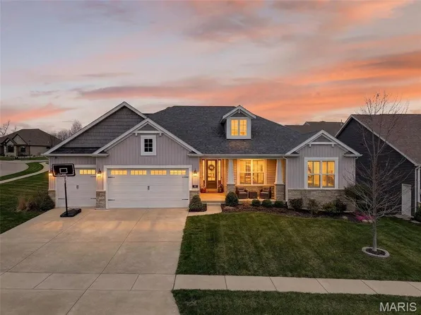 101 Far Meadow Dr, Lake Saint Louis, MO 63367