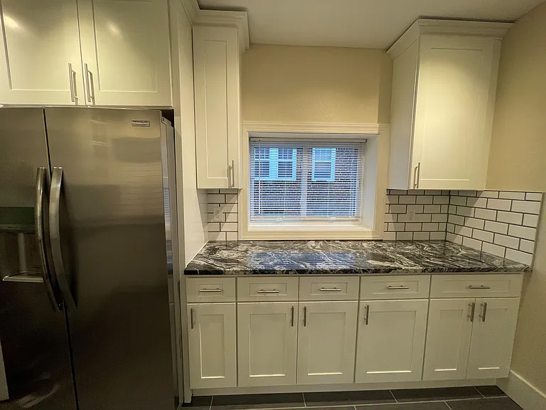 5858 Alderson St #3 — Photo 9