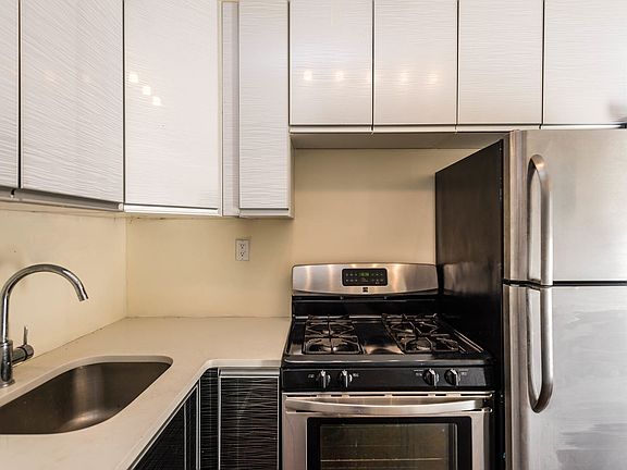 5th image of 26 Wilson Ave #7F