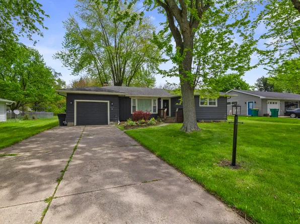 7125 Delaware St, Merrillville, IN 46410