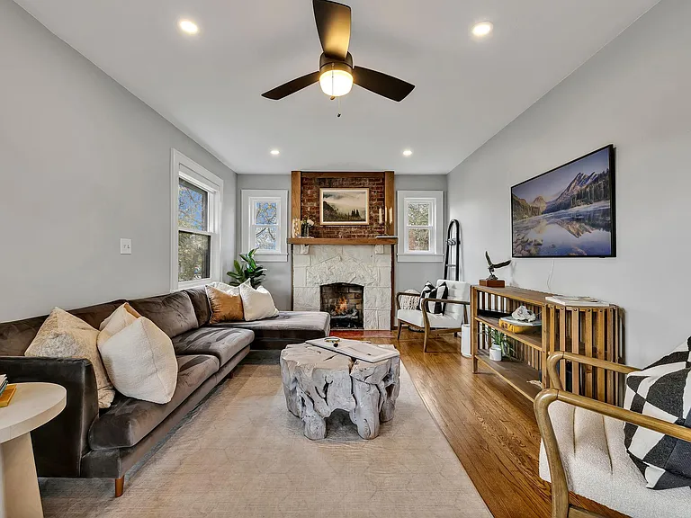 335 Dupont Ave — Photo 10