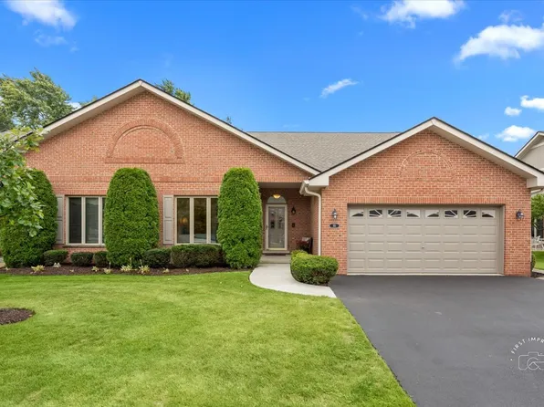 151 Royal Ct, Bloomingdale, IL 60108