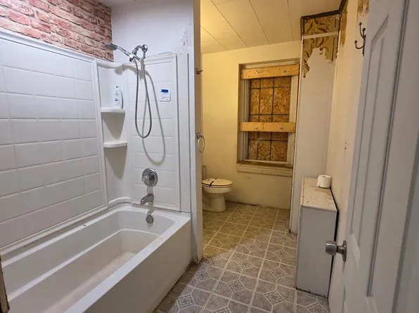 130 E Bacon St, Pottsville, PA 17901