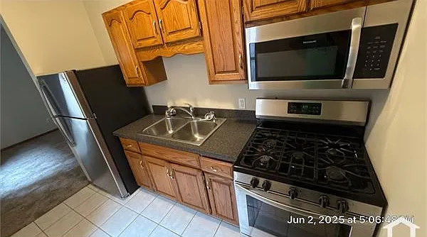 2 bed, $1,826 — Photo 4