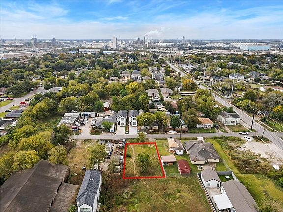 2nd image of 417 Delaware St