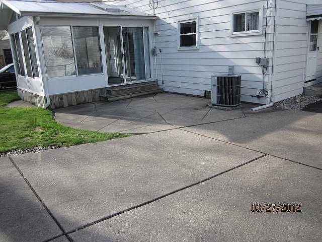 2nd image of 4137 Oakcrest Dr