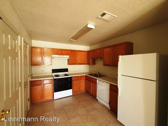 4th image of 202 Janelle Dr APT B