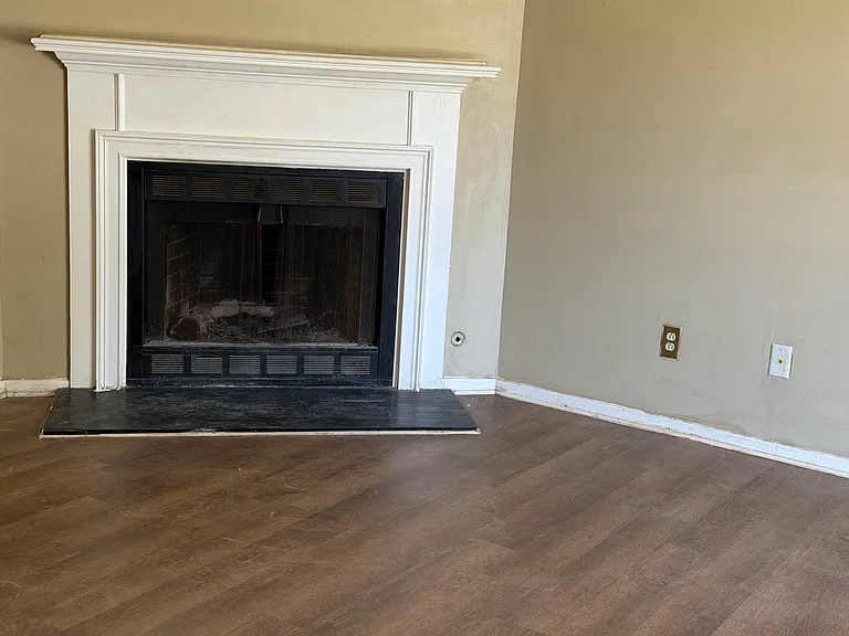 5741 Wells Cir — Photo 13