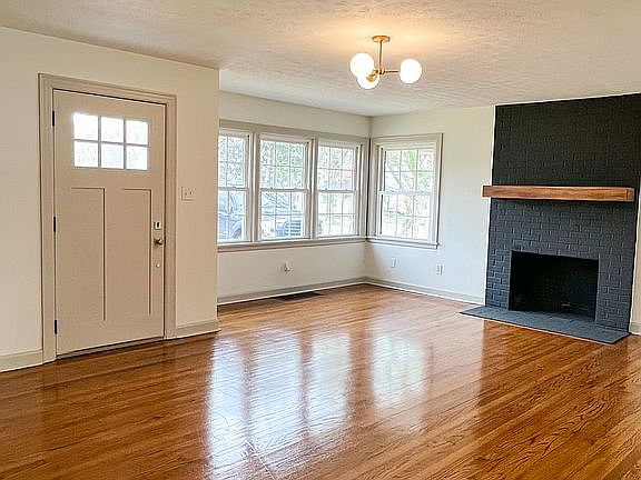 2nd image of 1224 Elizabeth St
