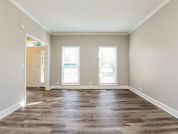 4th image of 1432 W Northfield Blvd