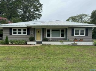 904 Garden Dr, Scottsboro, AL 35768