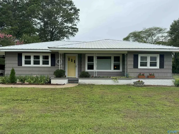 904 Garden Dr, Scottsboro, AL 35768
