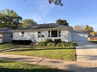 903 7th Ave, Charles City, IA 50616
