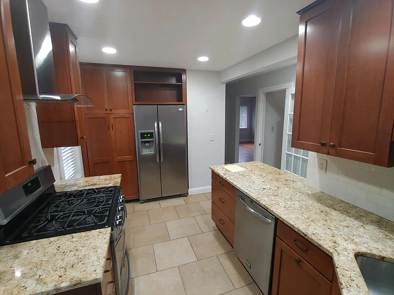 319 Loveman Ave — Photo 4