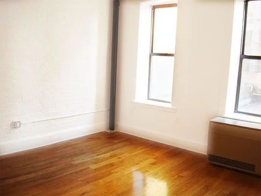 Rented by MNS | media 8