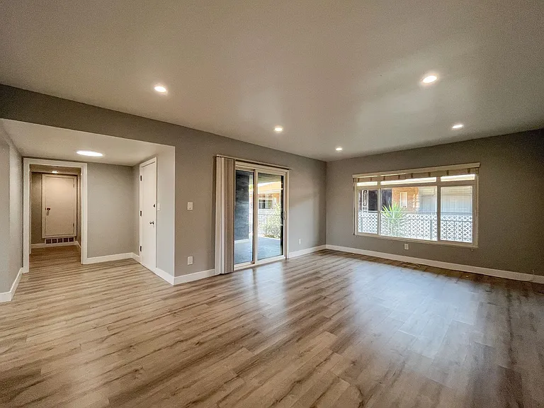 3556 W 113th St — Photo 12