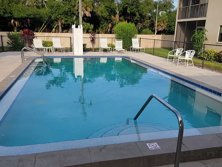 7237 Cloister Dr — Photo 22