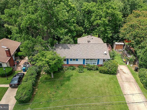 4th image of 8406 Berea Dr