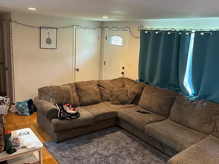 130 Christopher Cir — Photo 2