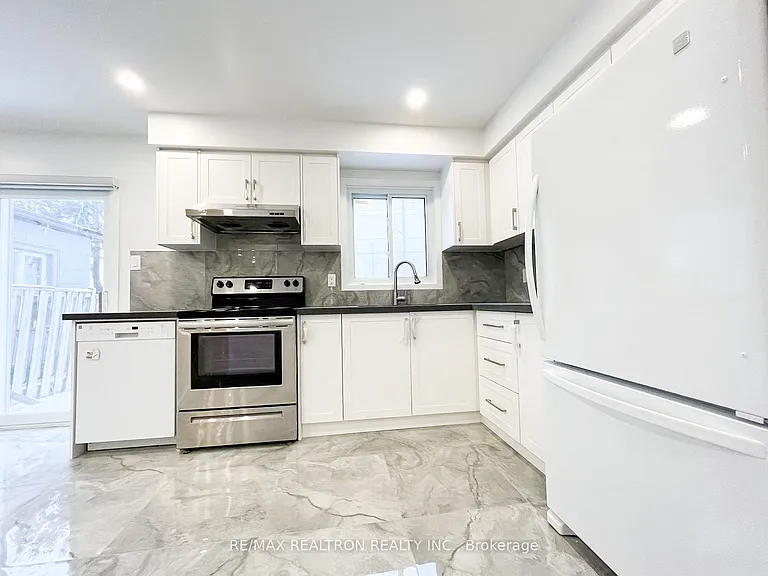 47 Cheeseman Dr — Photo 13
