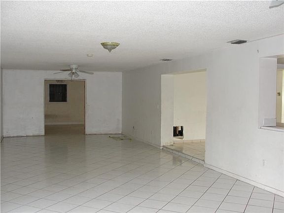 5th image of 921 NW 174th St