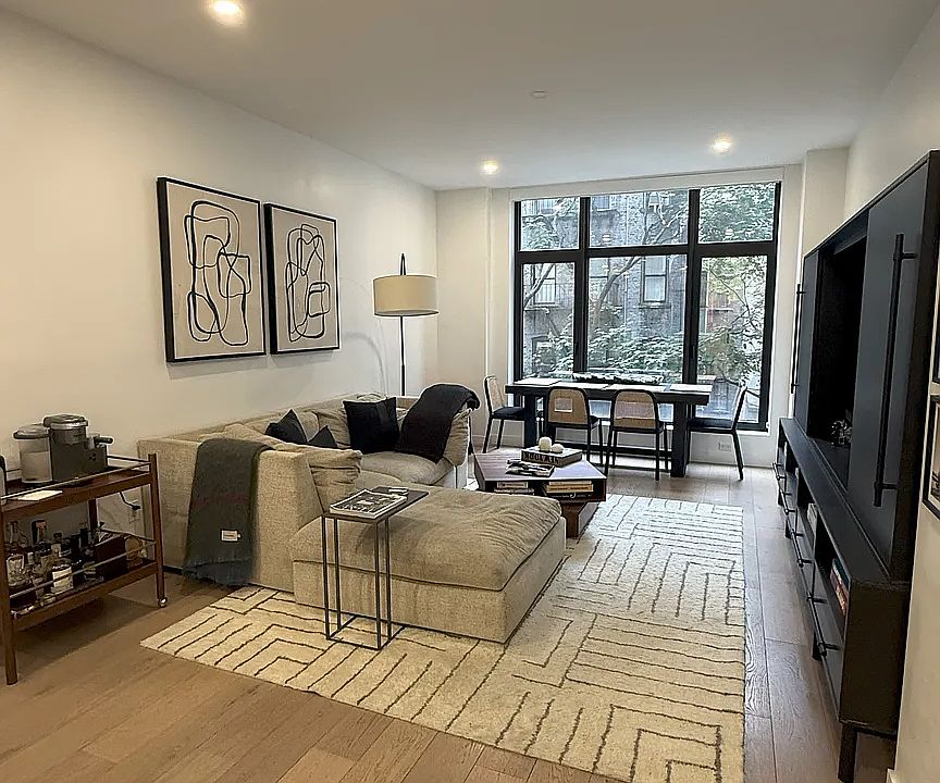 1st image of 249 E 50th St #5B