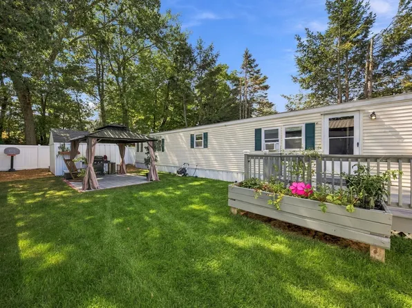 176 Lakeview St, North Billerica, MA 01862