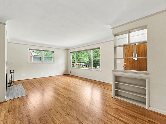 5th image of 1597 Greenview Dr