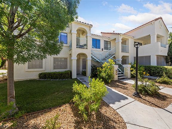 4th image of 4889 S Torrey Pines Dr Unit 102