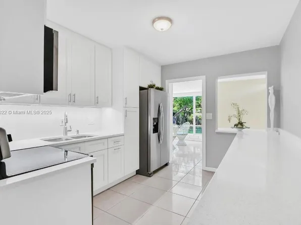 822 Avenida Hermosa, West Palm Beach, FL 33405