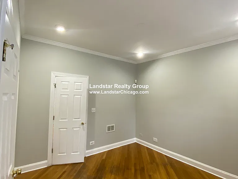 2242 W Morse Ave #G — Photo 7