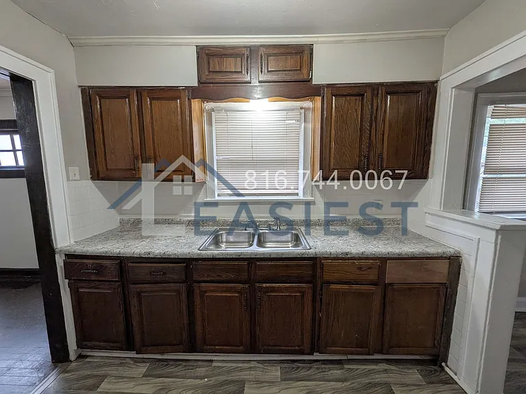5225 Woodland Ave — Photo 8