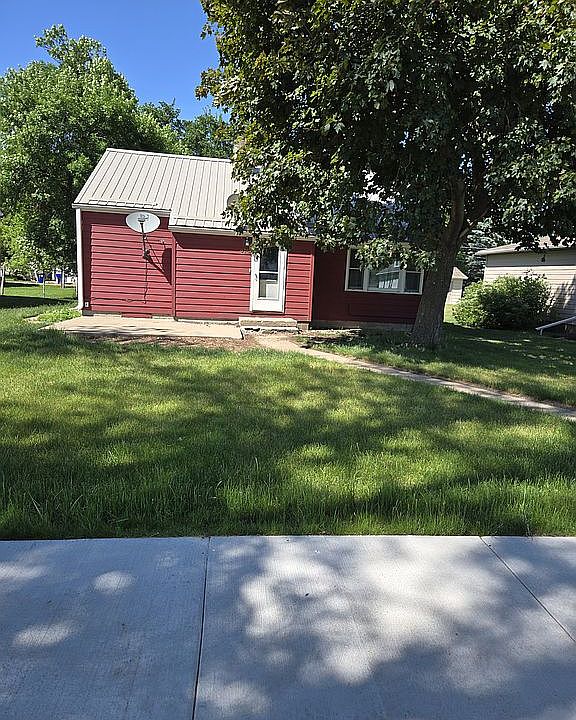 1st image of 610 2nd St SW