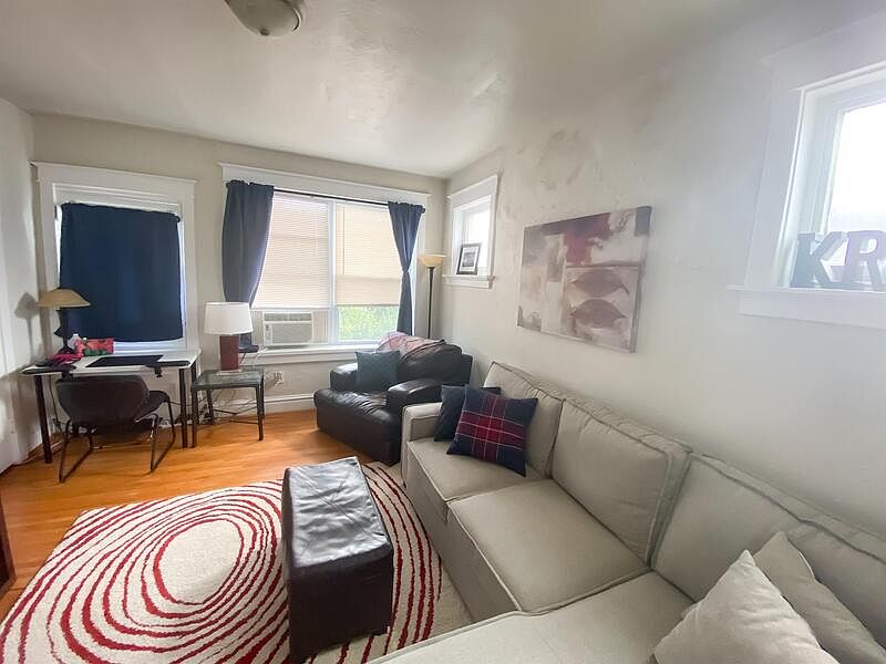 1st image of 3953A Chippewa St