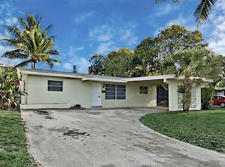 5560 SW 7th Ct, Pompano Beach, FL 33068