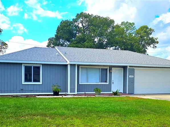 690 Colchester Ave, Deltona, FL 32738