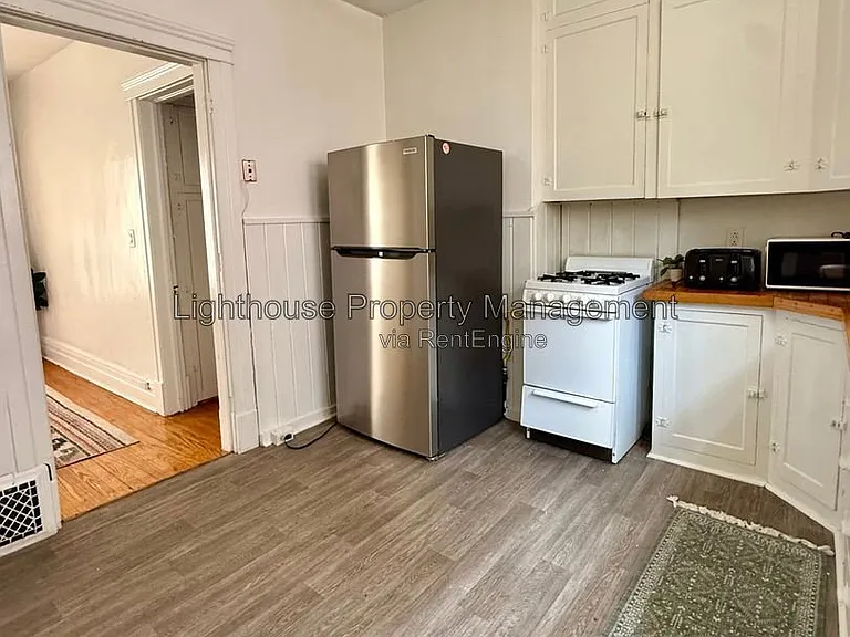 413 Locust St #1 — Photo 8