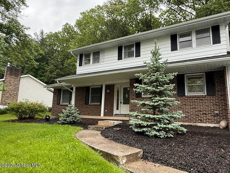 2nd image of 804 Rosewood Terrace