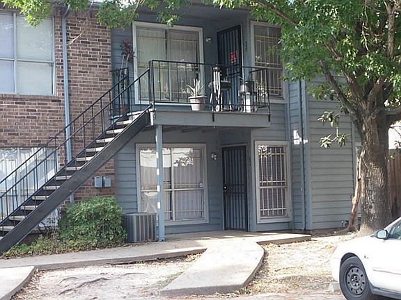 3rd image of 10001 Westpark Dr APT 85