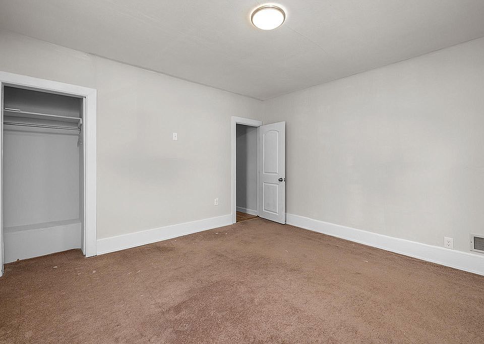 1st image of 9934 Valley Dr