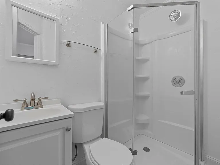 1304 Buckingham Rd — Photo 6