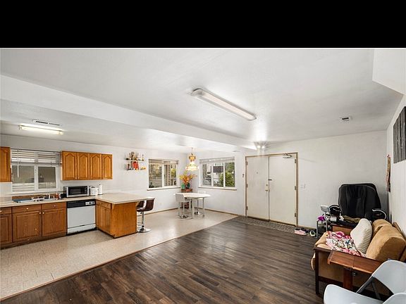 4th image of 3317 Claremont Ave S #3