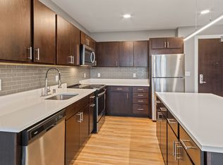 Honey Creek Place, Milwaukee, WI 53213