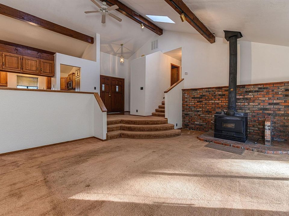 1st image of 22549 Madrone Dr