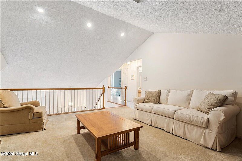 5th image of 15 Fairfield Drive
