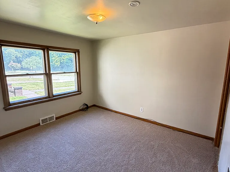 4052 Washington Park Blvd — Photo 8