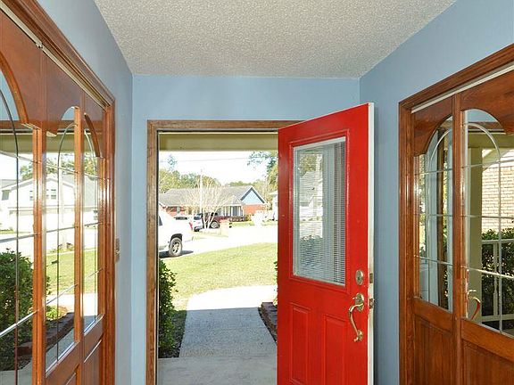 4th image of 513 Pheasant Ct