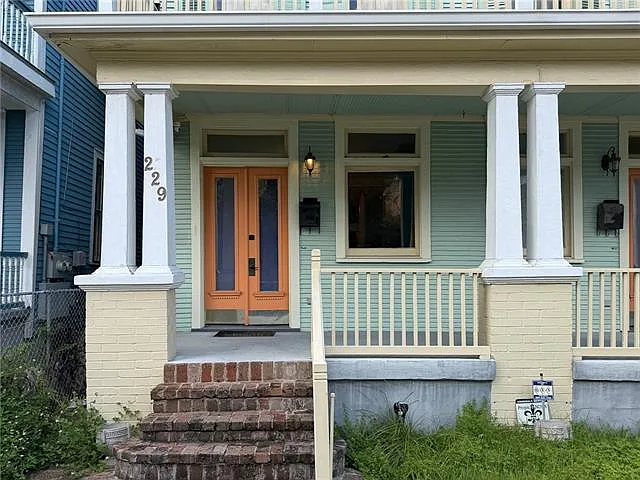 3 bed, 2.0 bath, 1928 sqft, $2,300 — Photo 2
