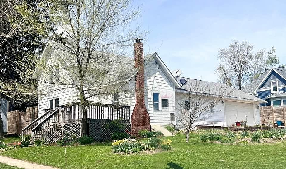 1st image of 107 Richards Street