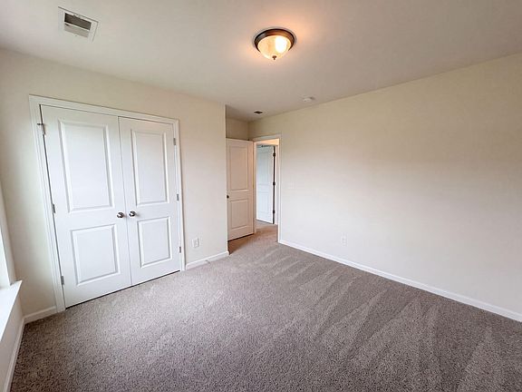 4th image of 457 Stoney Field Dr